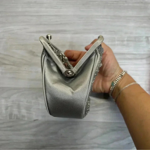 Valerie Stevens Vintage Silver Beaded Sequins Kisslock Small Clutch Purse - Picture 15 of 15